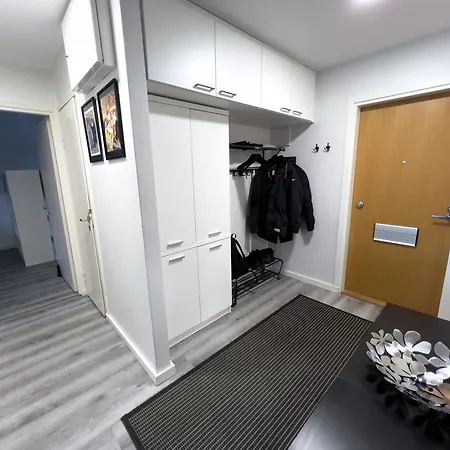 Apartment Cozy 1br Centre With Free Parking