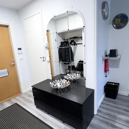 Cozy 1br Centre With Free Parking Apartment